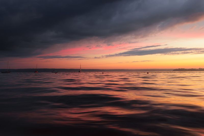дождь вода гроза море лето солнце закат лодки яхты После дождя фото превью