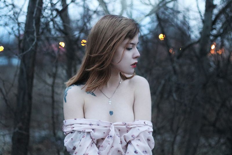 girl, young, evening, lights, forest Under your spell фото превью