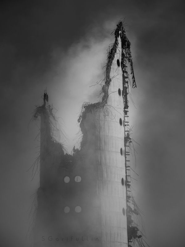 Екатеринбург, башня, телебашня, взрыв, снос, взрыв башни, взрыв телебашни 2 мин после взрыва башни (232 м) в Екатеринбурге. фото превью