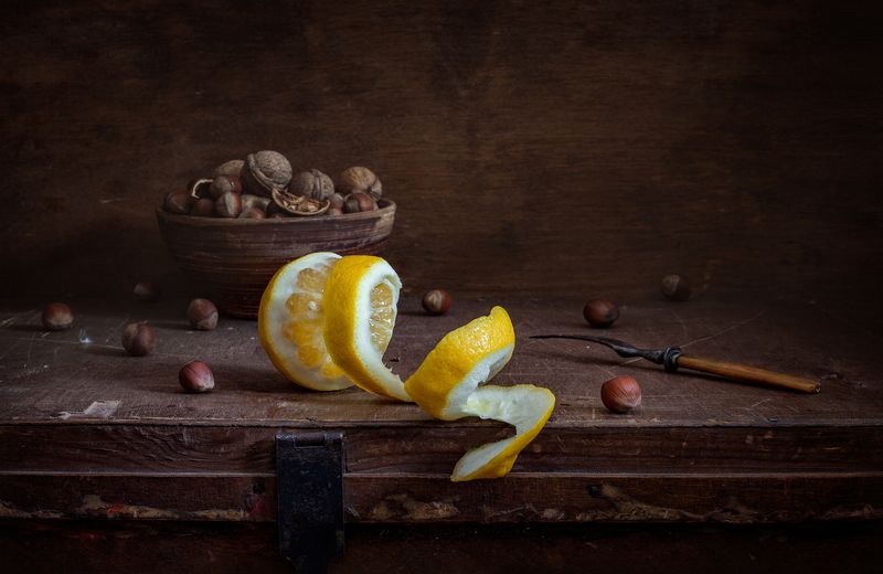 натюрморт, still life, орехи, евгений корниенко,evgeny kornienko, картина, stilleven, лимон Натюрморт с орехами и лимоном фото превью