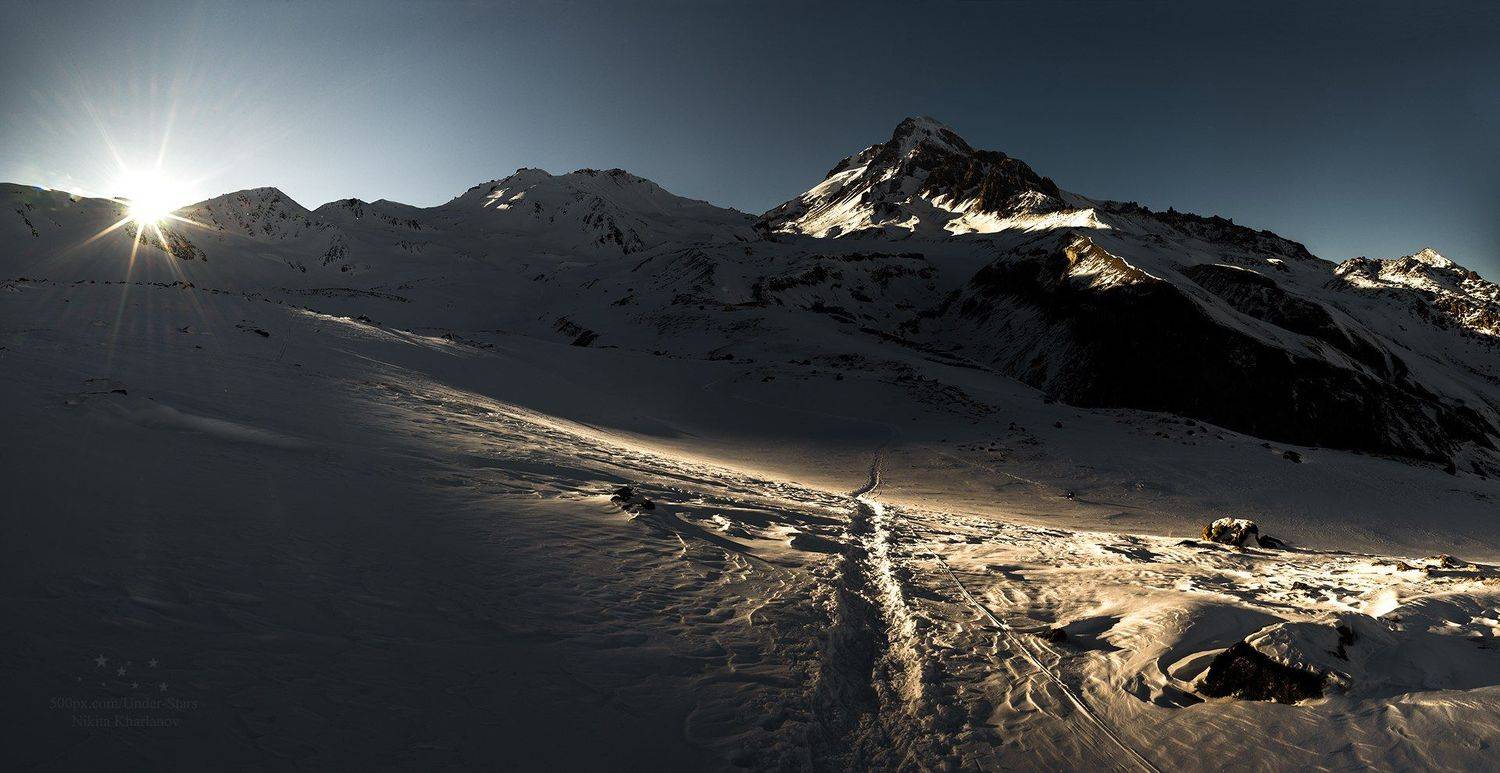 Кавказ, Грузия, Казбек, Казбеги, горы, закат, солнце, снег, тропа, путешествие, Харланов Никита