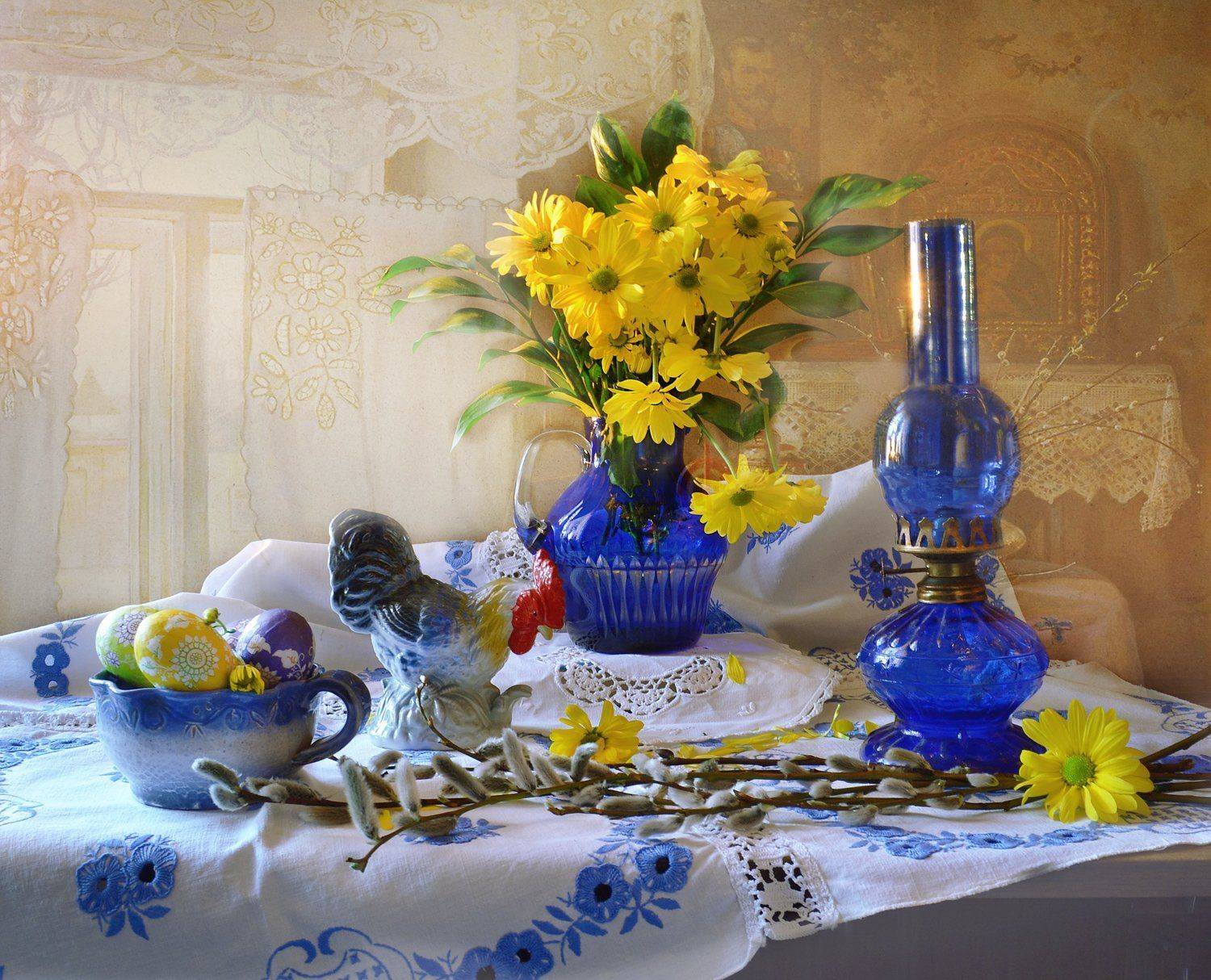 still life, натюрморт, цветы, фото натюрморт, пасха, крашенки, керосиновая лампа, весна, вербное воскресение, верба, апрель, Колова Валентина