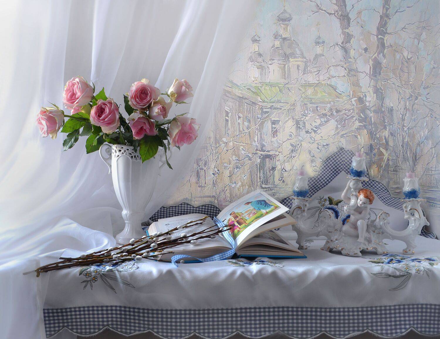 still life, натюрморт,библия, верба, вербное воскресение, весна, подсвечник, праздник, розы, фарфор, апрель,цветы, фото натюрморт, Колова Валентина