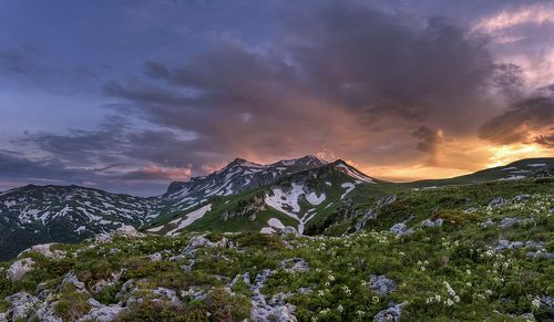 Закат у горы Оштен