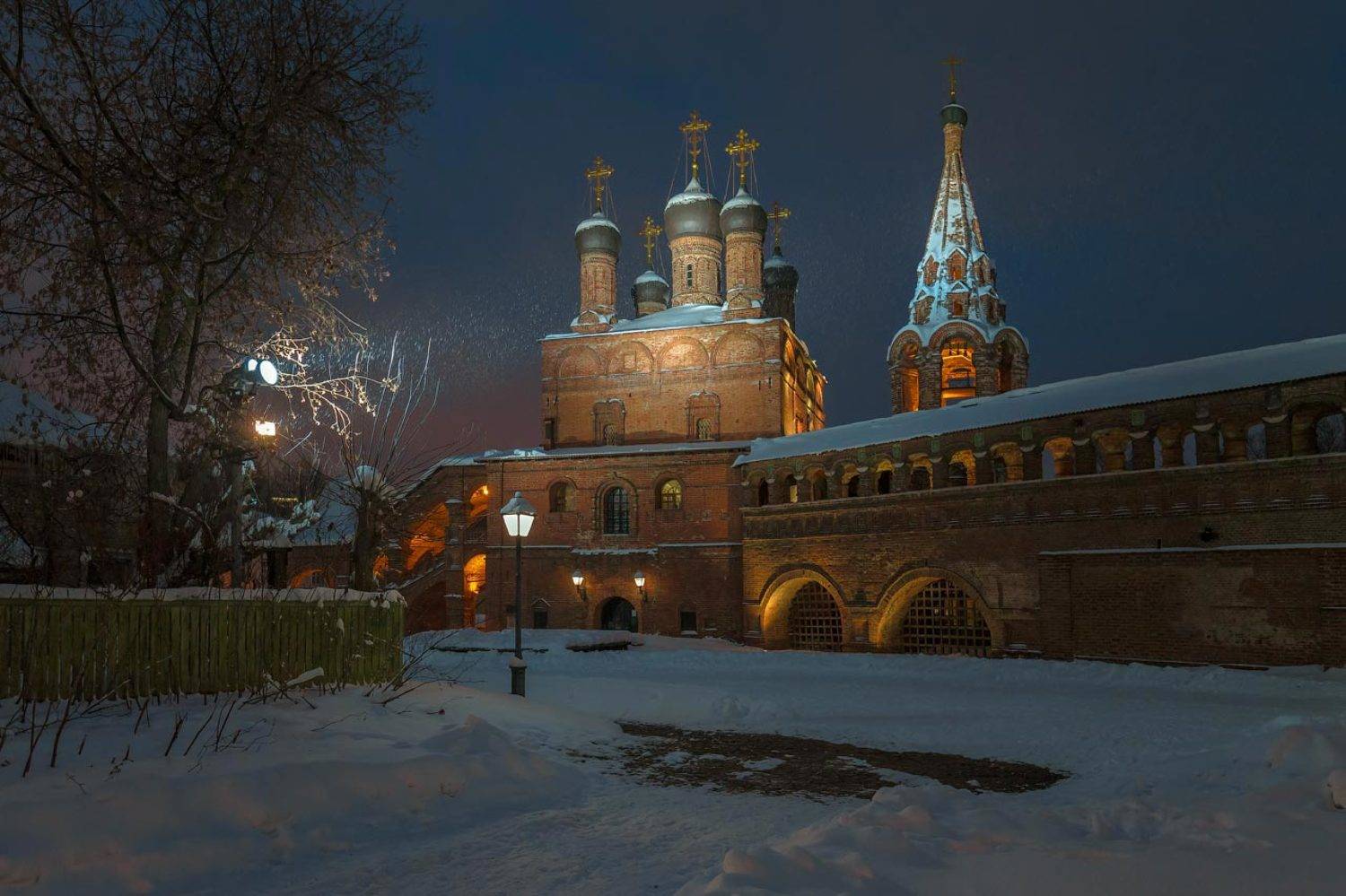 москва,крутицкое подворье, снегопад, вечер, Виктор Климкин