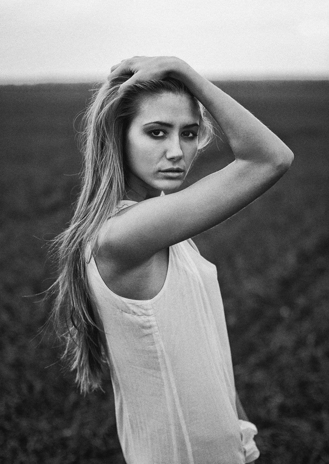 phfranpolonskiy franpolonskiy franpolonskiyphotographer girl woman monochrom bw blackandwhite autumn street portrait fashion beautiful young best, Fran  Polonskiy