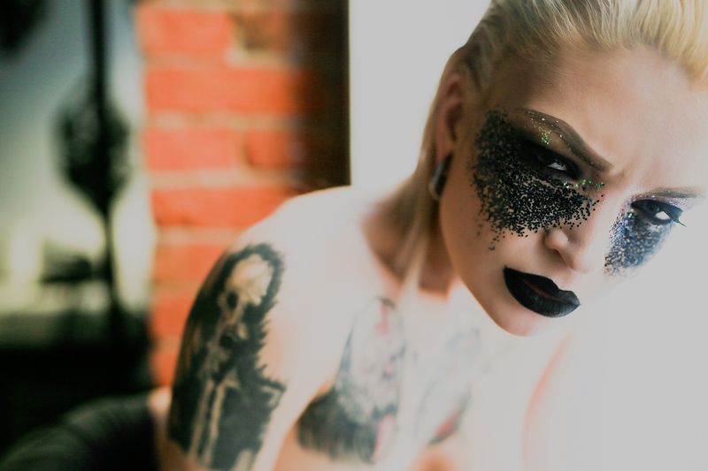 Извне фото превью