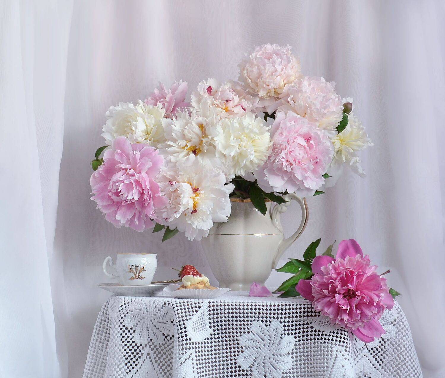 still life, натюрморт, июньские вечера, лето, настроение, пионы, фото натюрморт, цветы, фарфор, Колова Валентина