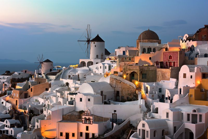 aegean, architecture, beautiful, blue, building, caldera, church, city, cityscape, cyclades, dome, dusk, europe, evening, famous, greece, greek, hellas, holiday, hotel, house, iconic, illuminated, island, landmark, landscape, lights, mediterranean, mill,  Windmills of Oia Village at Sunset, Santorini, Greece фото превью