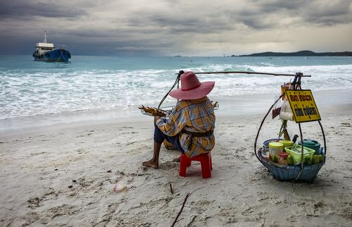 Mobile food seller