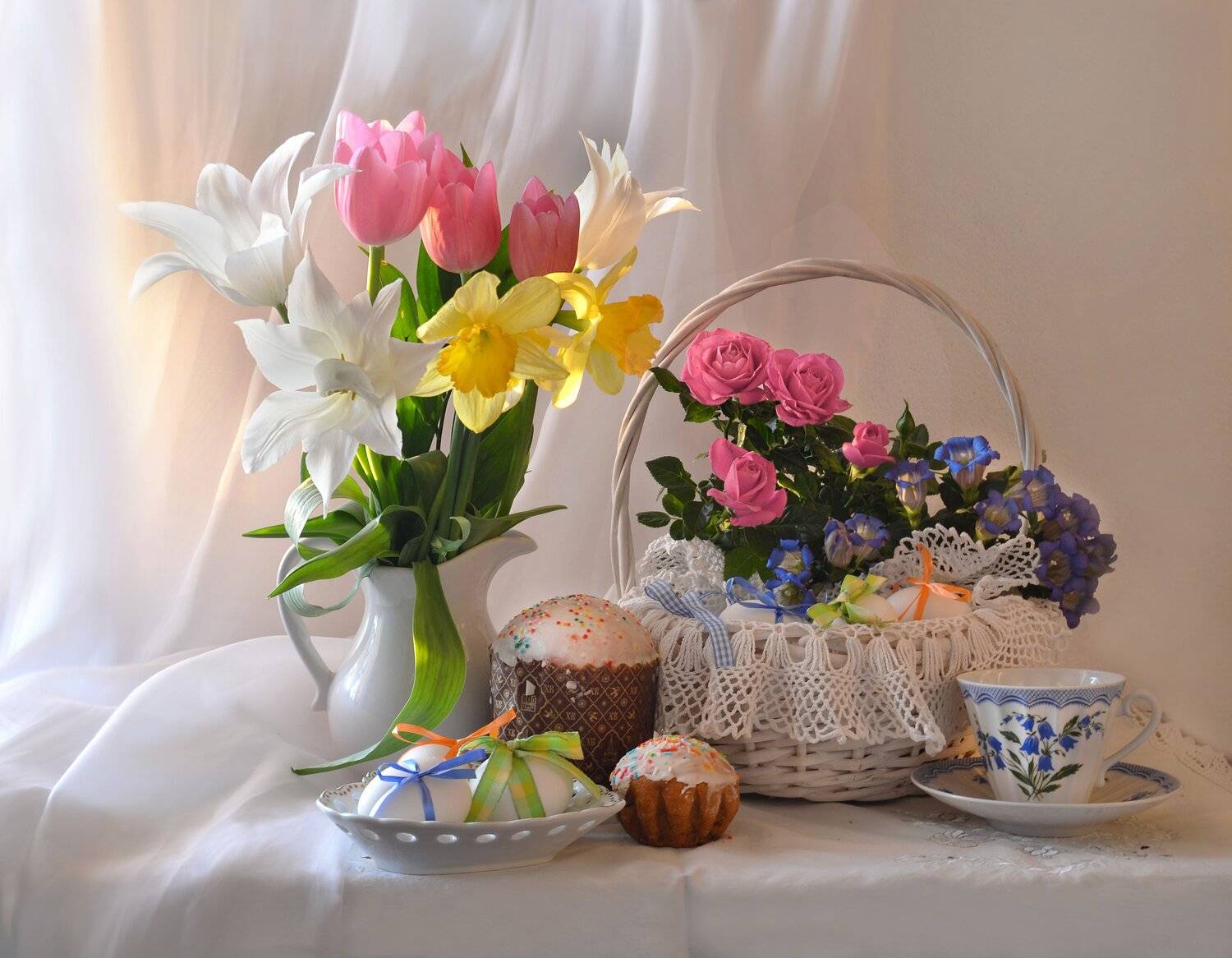 still life, натюрморт, цветы, фото натюрморт, пасхальная неделя, пасха, настроение, куличи, к светлому дню, весна, апрель, Колова Валентина