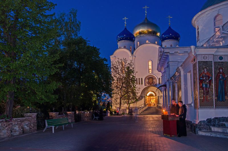 Пасхальный вечер в монастыре фото превью