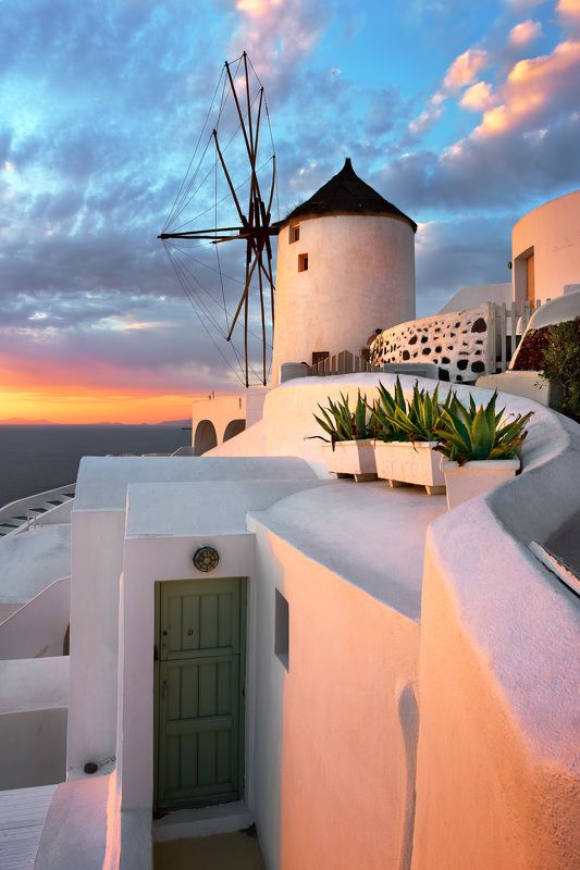 aegean, architecture, beautiful, blue, building, caldera, church, city, cityscape, cyclades, dome, dusk, europe, evening, famous, greece, greek, hellas, holiday, hotel, house, iconic, illuminated, island, landmark, landscape, lights, mediterranean, mill,  Windmill in Oia Village in the Evening, Santorini, Greece фото превью
