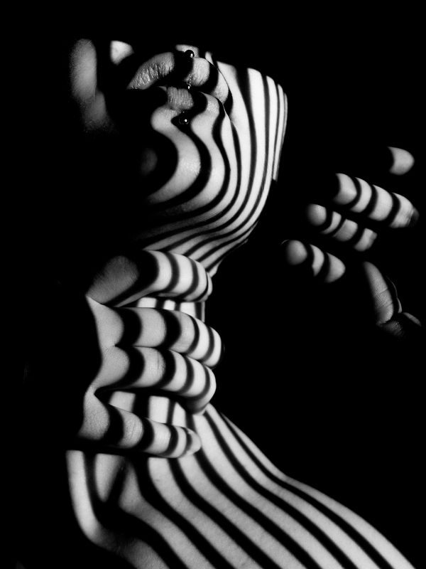 Девушка, губы, портрет, ЧБ, Пирсинг Вяжи меня линиями 2 фото превью