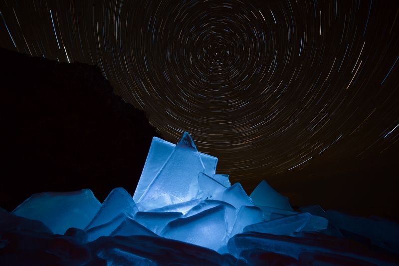 лед, байкал, ночь, зима, холод, звезды, треки, волшебство, магия, путешествия, антон селезнев Волшебство байкальского льда фото превью