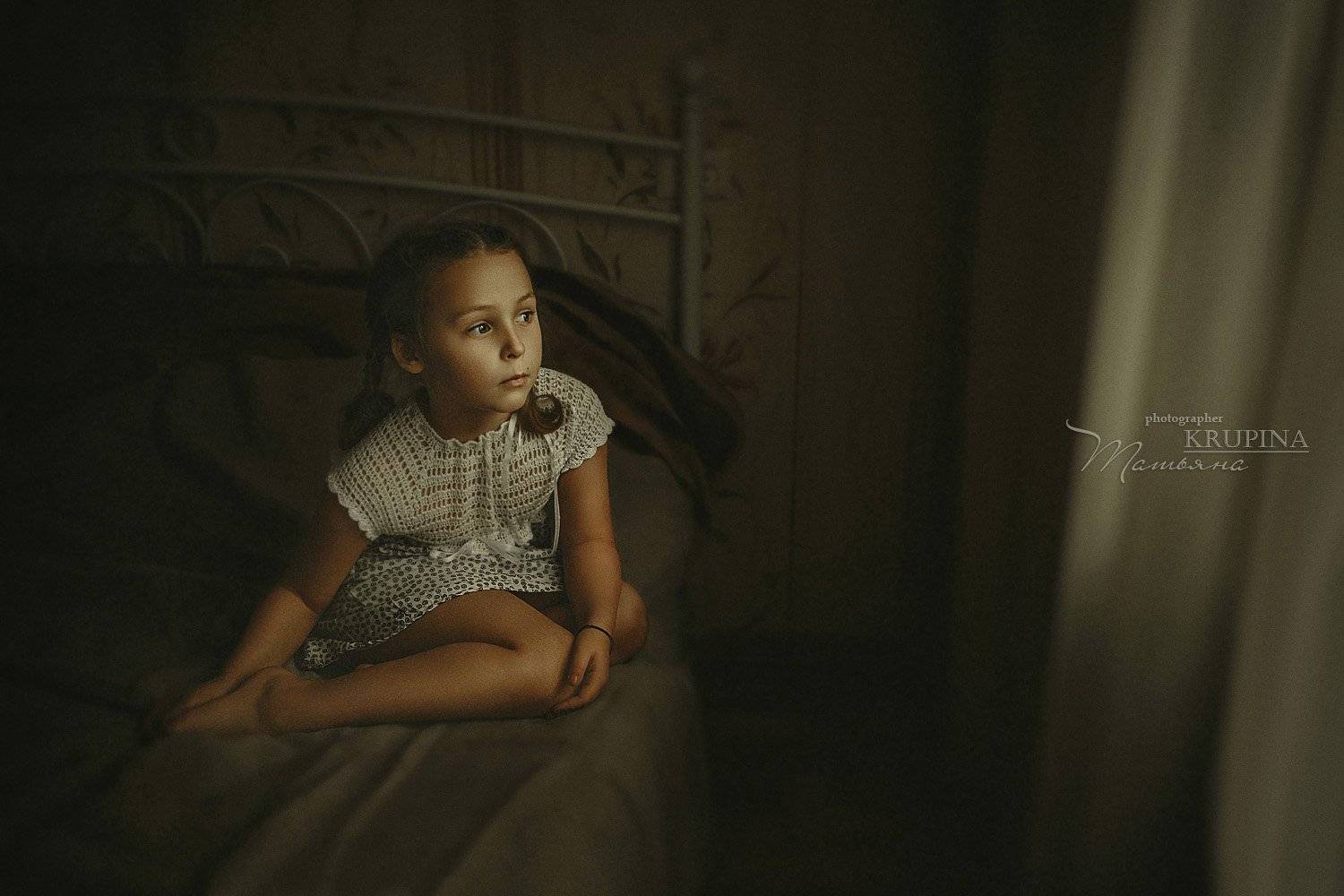 девочка, портрет, дети, ребенок, кровать, взгляд, Крупина Татьяна