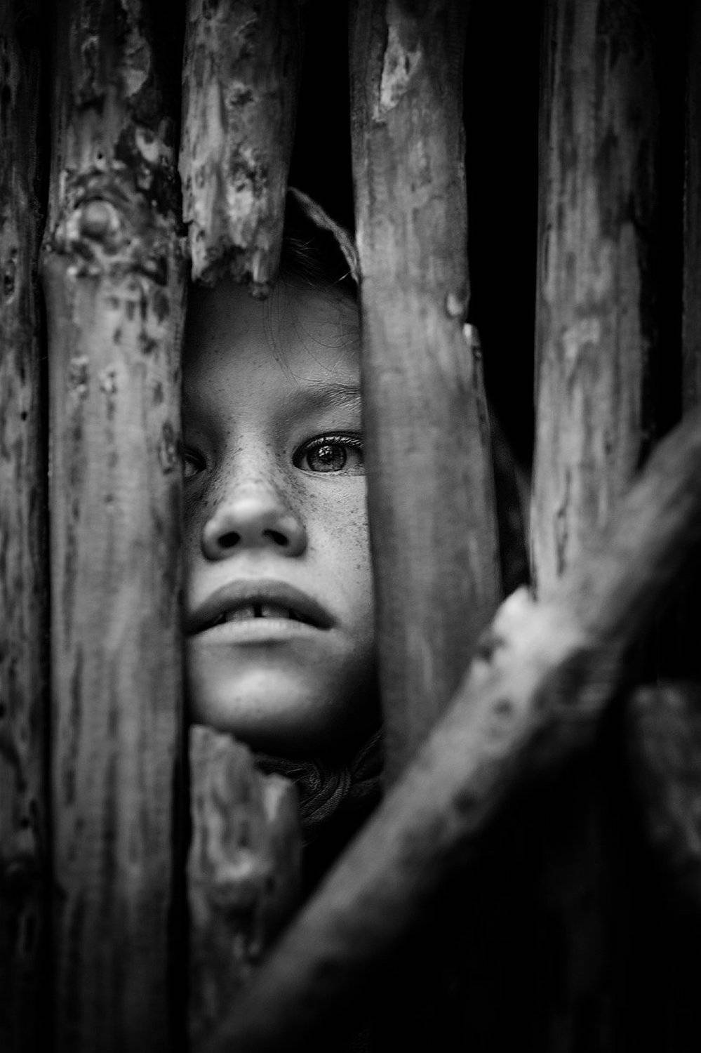 девочка, деревня, платок, половина, забор, дверь , Дарья Комарова