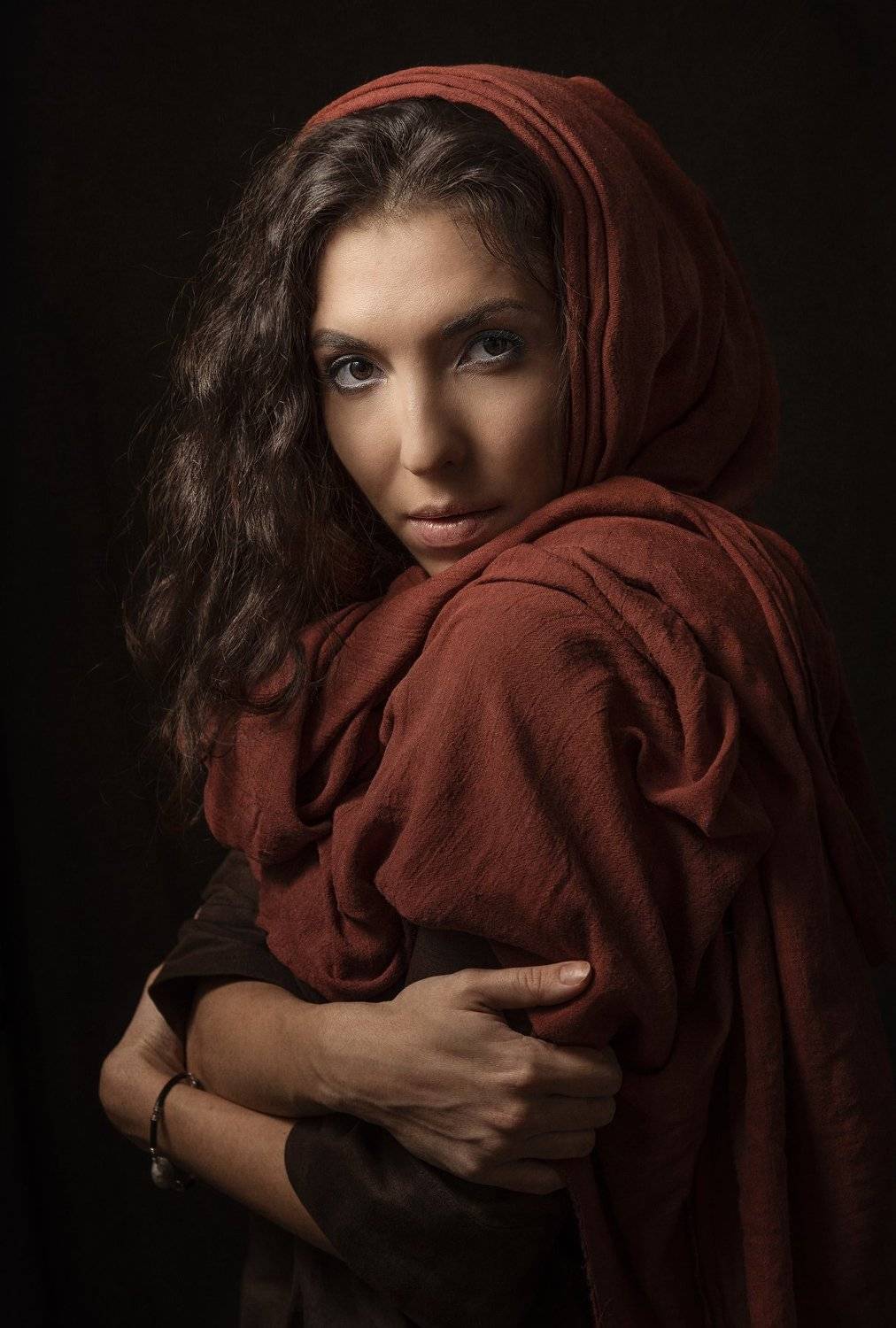 девушка красива взгляд низкий ключ шарф, Natalia Kholodova