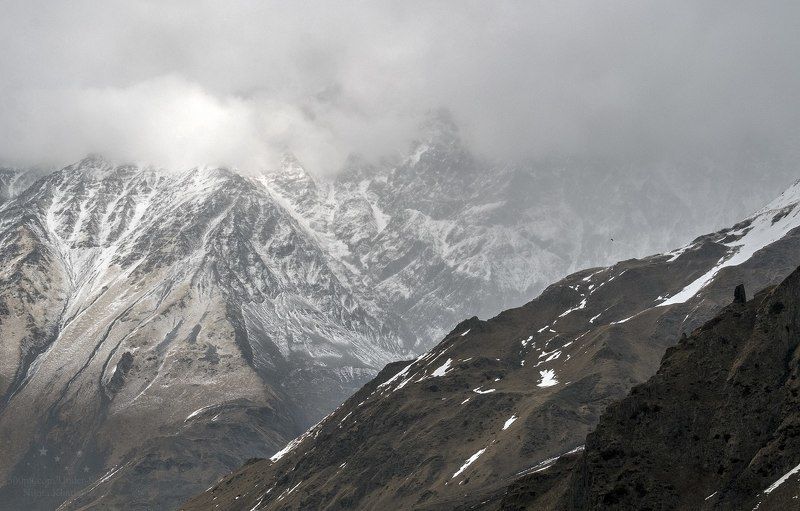 горы, грузия, казбеги, кавказ, облака Величие фото превью