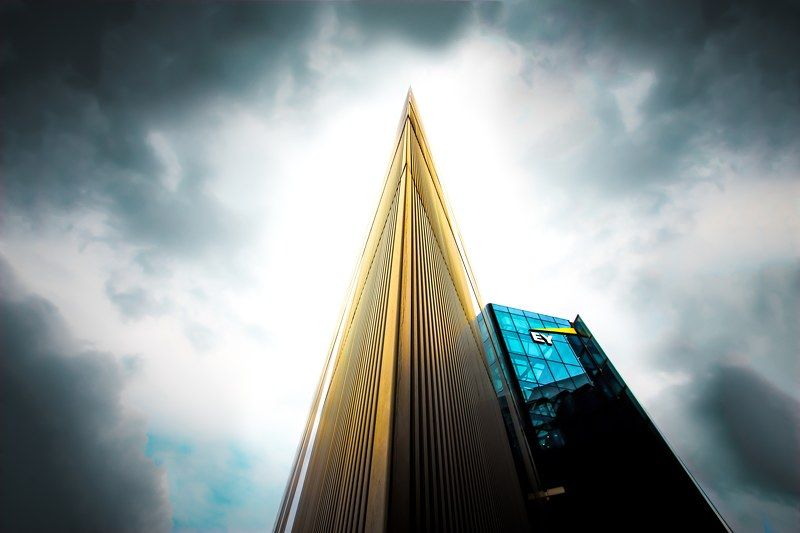 On the edge фото превью