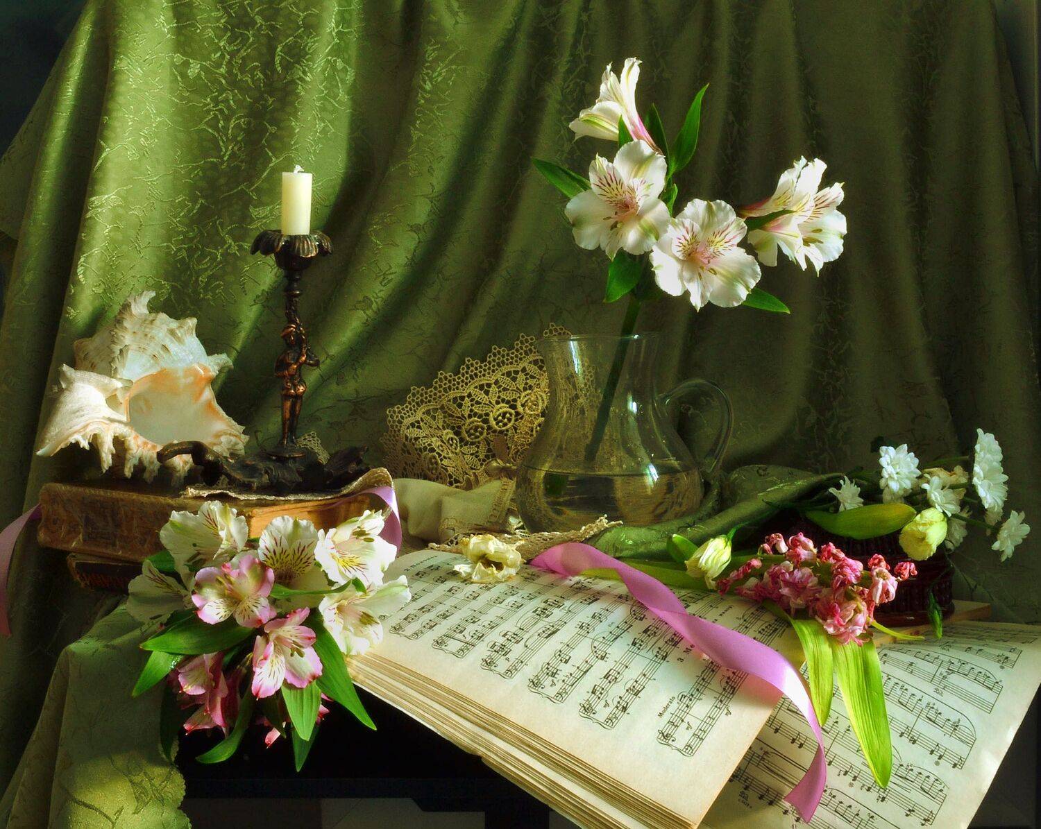 still life, натюрморт, цветы, фото натюрморт, стихи, свеча, светлана магницкая, ракушка, подсвечник, подарок, ноты, весна, апрель, альстромерия, Колова Валентина