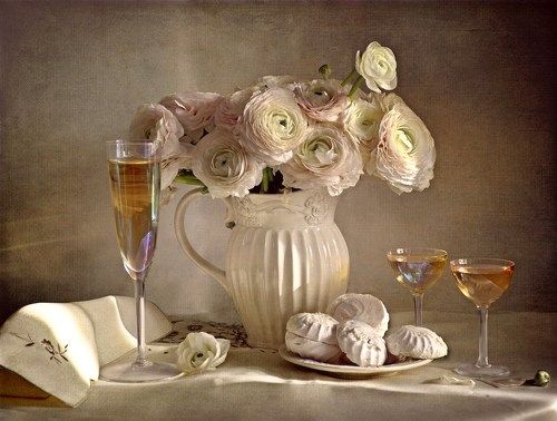 С букетом лютиков