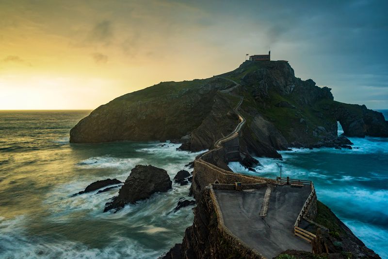 Между два свята фото превью