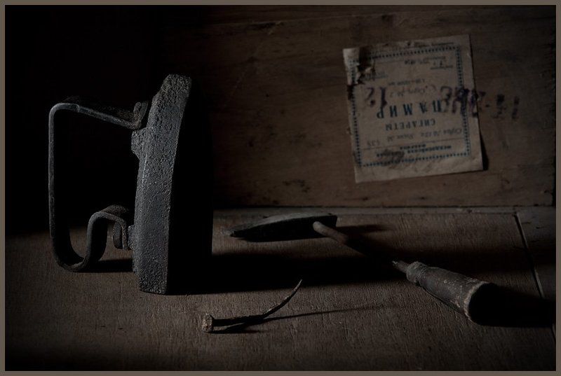 Натюрморт с утюгом фото превью