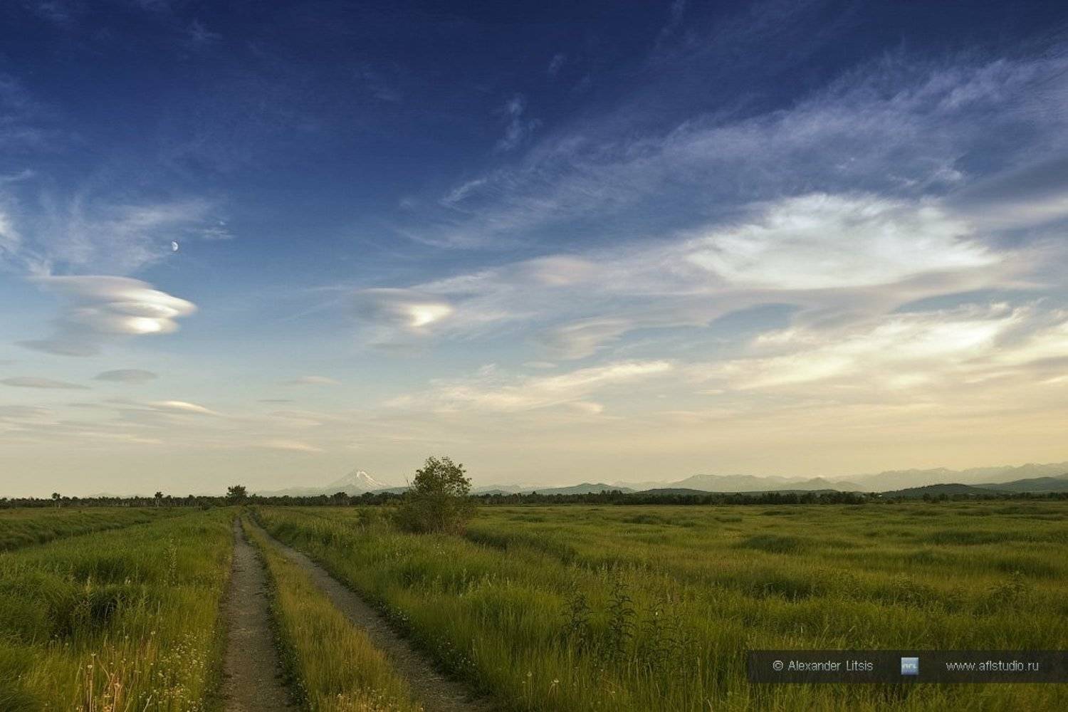 дорога, луг, горы, камчатка, Александр Лицис