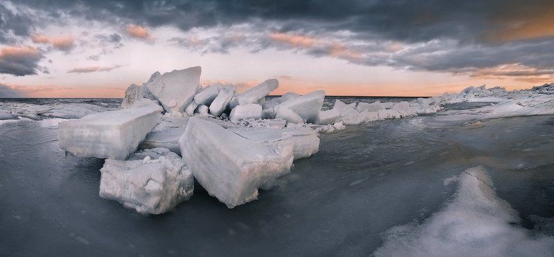 Март  Азовский фото превью