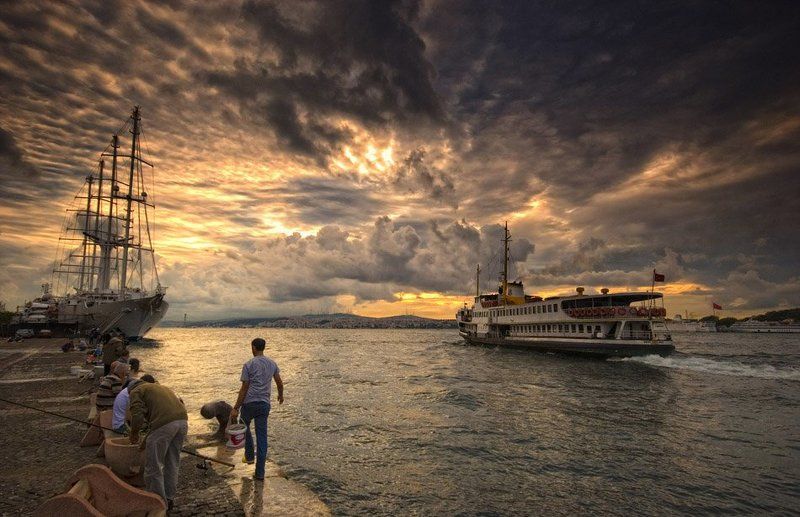 istanbul, karakoy, bosphorus morning fisher фото превью
