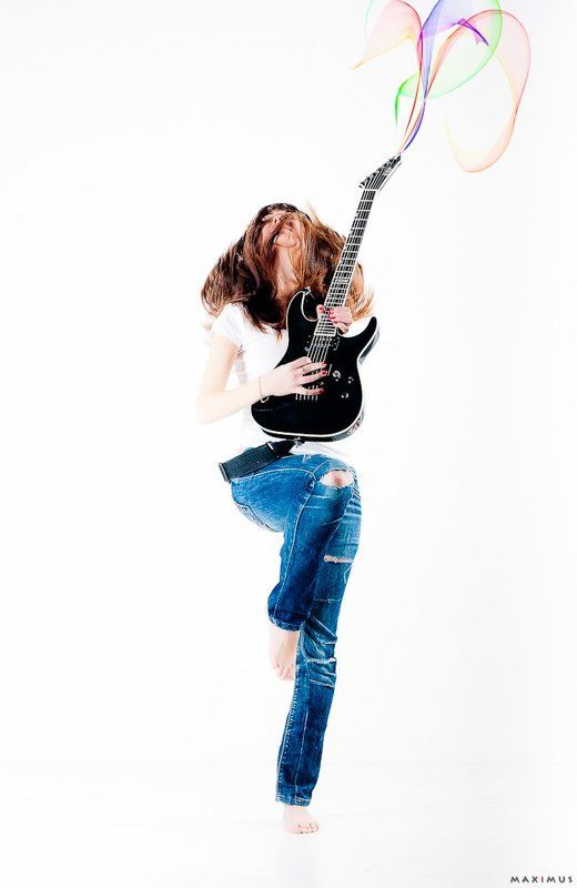 девушка, гитара, портрет Guitar Player фото превью