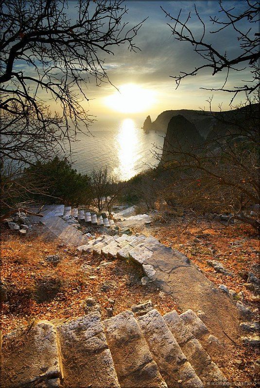 море, пейзаж, крым, закат, горы, ступеньки, фиолент Спуск к солнцу фото превью