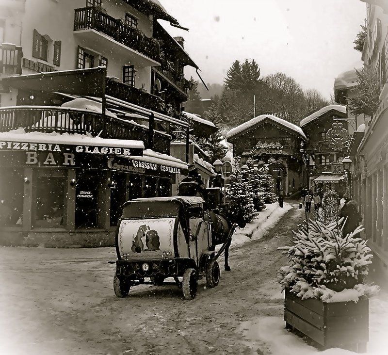 Межев (чб).. или приезд в сказку фото превью