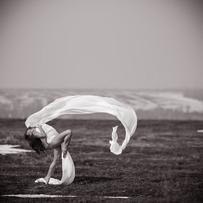 ветер, ткань, девушка *** фото превью