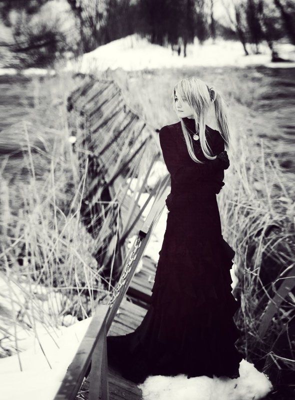 standing alone, lonely, girl, black dress, black and white *** фото превью