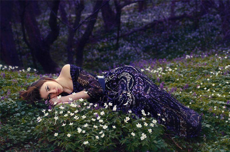 портрет, жанр, девушка В сказочном лесу фото превью