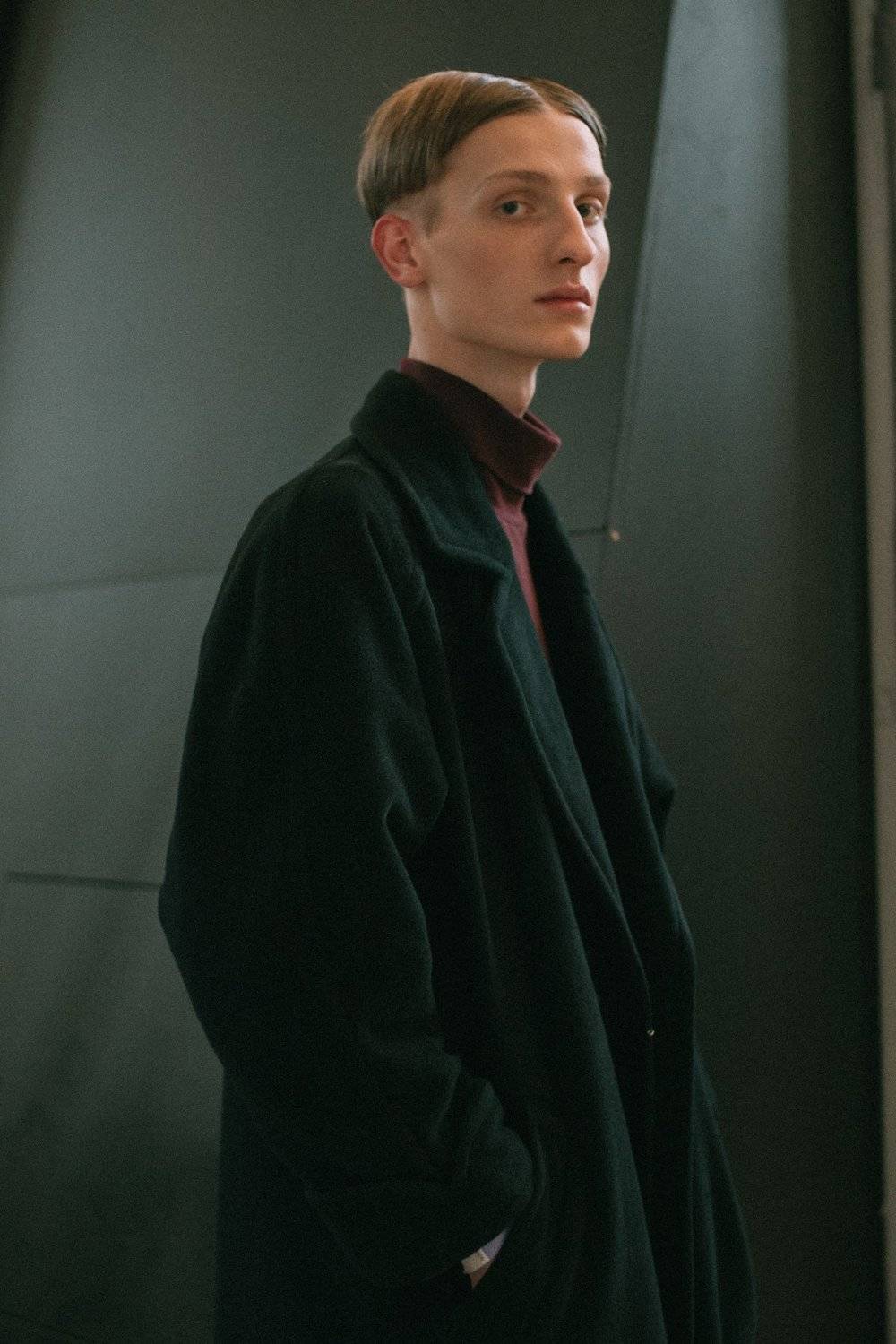 портрет человек свет fashion свет взгляд парень man пальто образ, Иванов Юрий