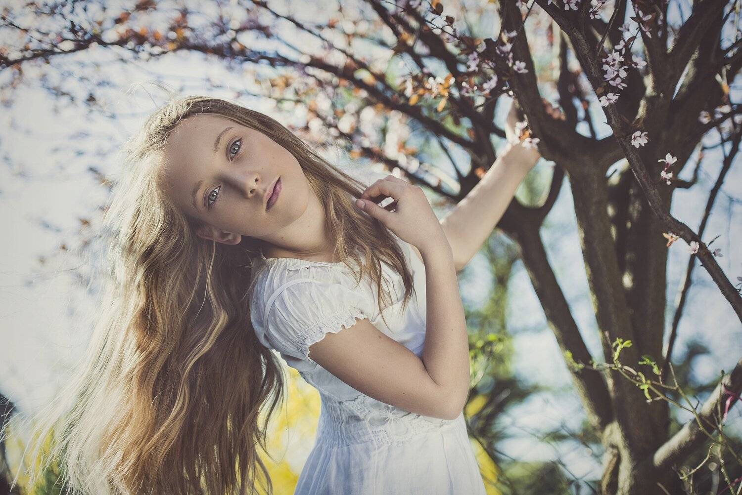 girl, portrailt, children, flowers, spring, Anna Ścigaj