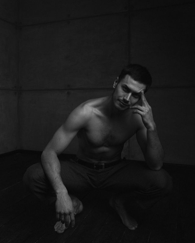 portrait,studio,man Alex фото превью