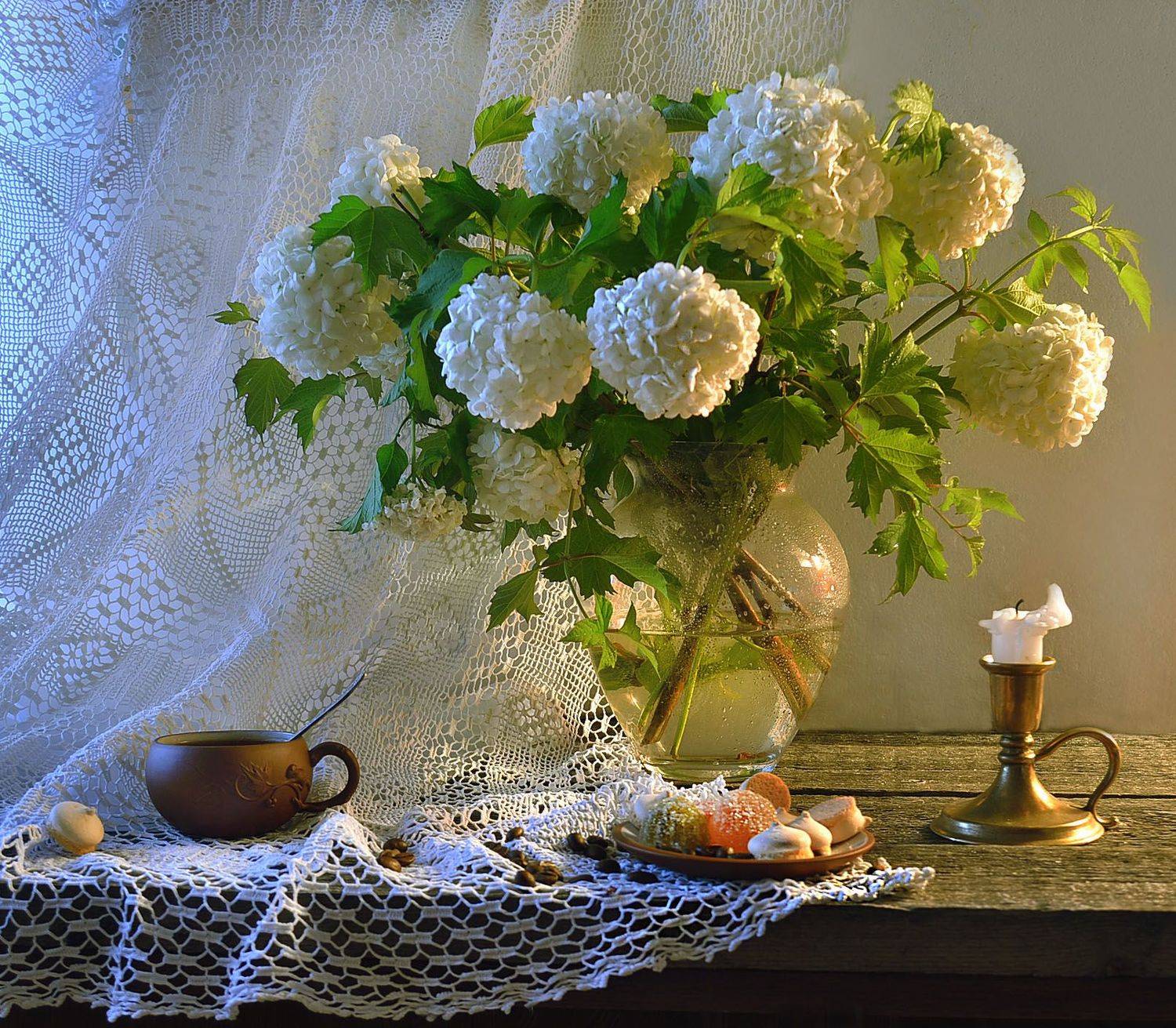 still life, натюрморт, вечер, вечернее удовольствие, калина бульденеж, лето, свеча, цветы, фото натюрморт, Колова Валентина