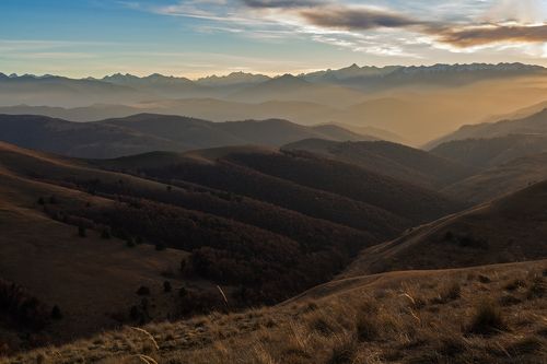 и в переливах очертаний погаснут тени бытия...