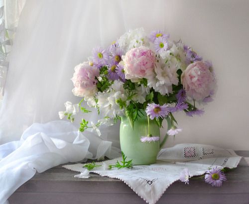 ...и пионов нежная прохлада...