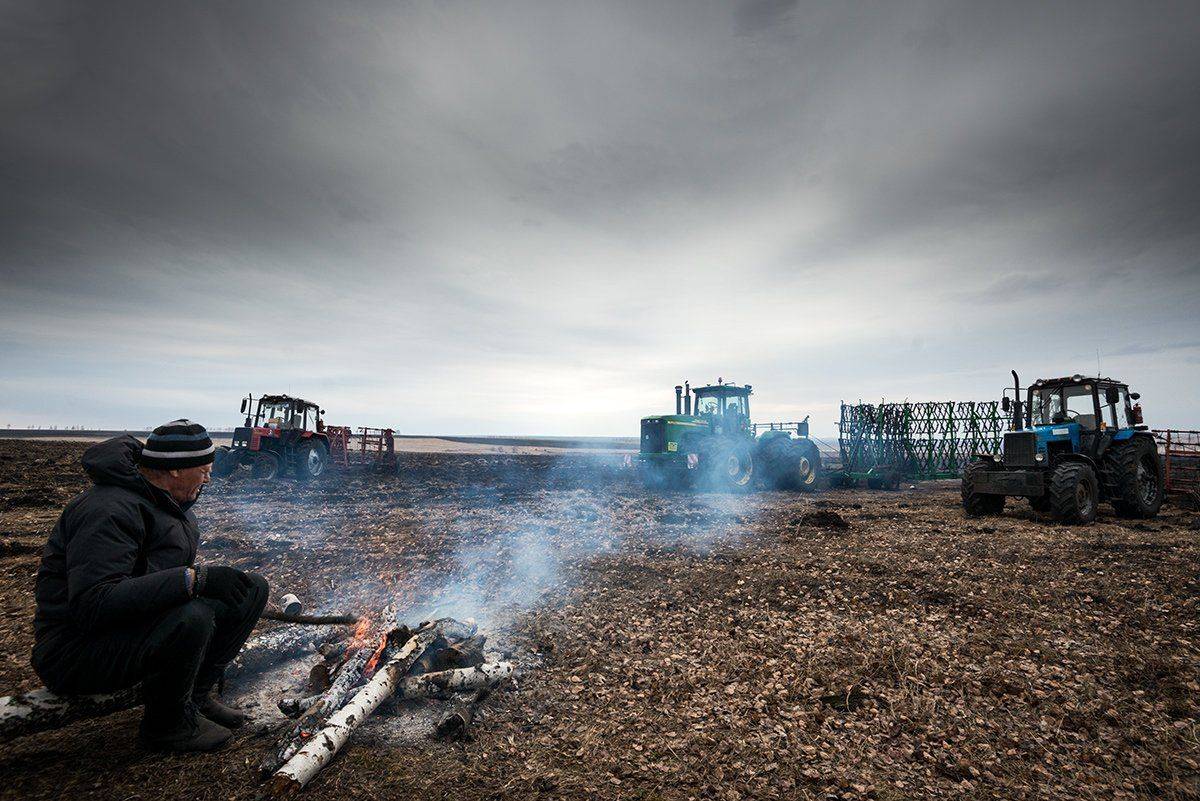 весна, апрель, посевная, сельхозтехнтка, Владислав Никишин