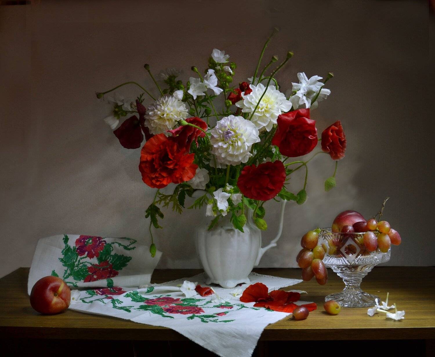 still life, натюрморт, цветы, фрукты, фото натюрморт, маки, лето, георгины, август, Колова Валентина