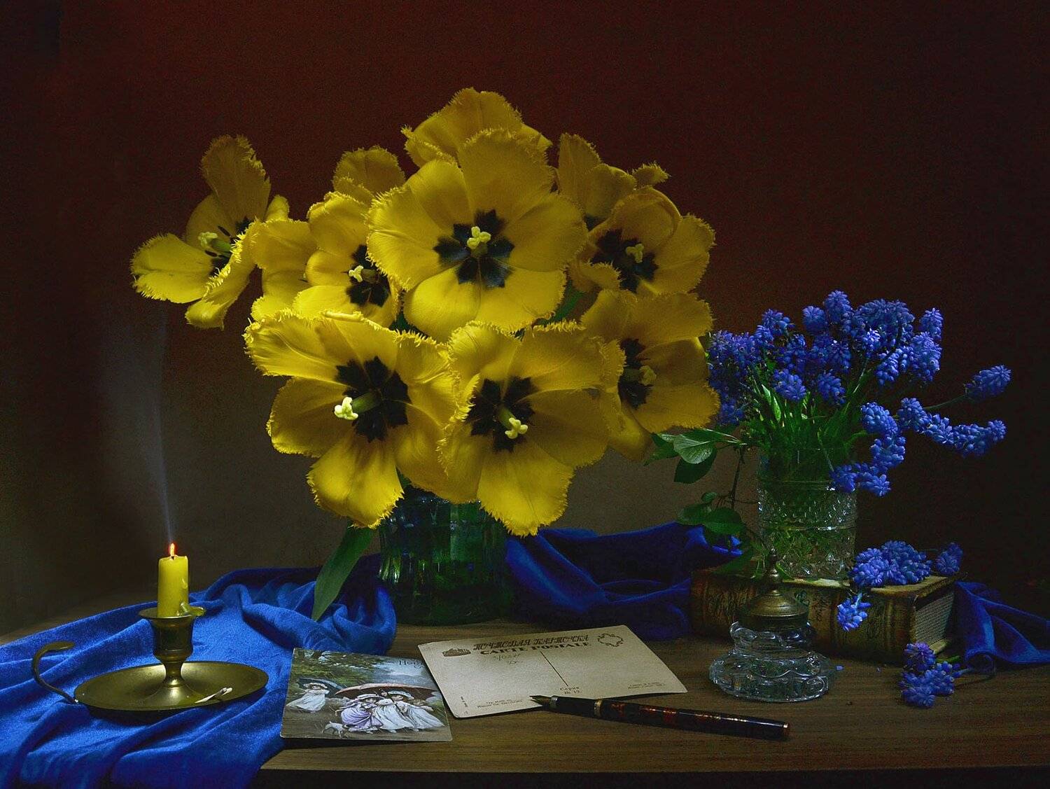 still life,натюрморт,  чернильница, цветы, тюльпаны, старые открытки, свеча, ретро, почтовая открытка, подсвечник,  мускари, май, винтаж, весна,, Колова Валентина