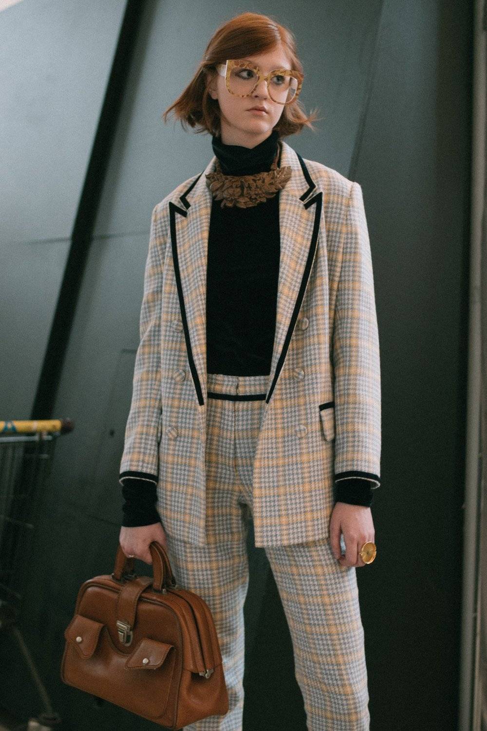 портрет человек свет fashion свет взгляд парень girl пиджак образ очки сумка, Иванов Юрий