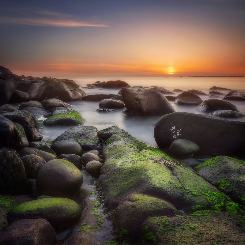 sunset, sunrise, beach, Norway, Lofoten, sea, stones, sun, longexposure Uttakleiv Beach, Norway фото превью