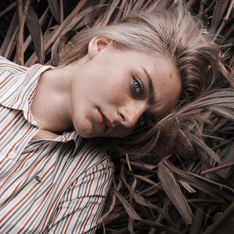 Портрет, женский портрет, девушка, взгляд, Россия  Саша фото превью