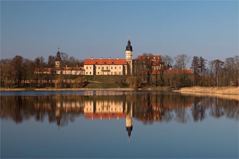 замок, беларусь, несвиж Несвиж в лучах заката фото превью